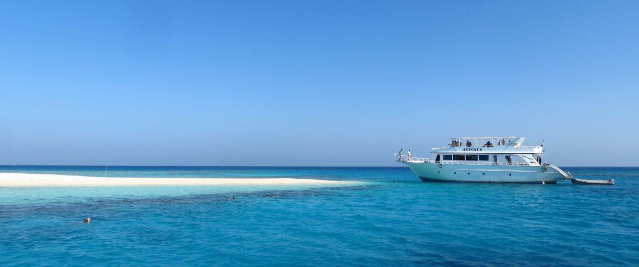 Snorkeling by Boat to Ras Mohamed & White Island